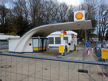 Die geschlossene Tankstelle im Nürnberger Stadtteil Erlenstegen soll bald wieder eröffnen. Foto: Nikolas Pelke
