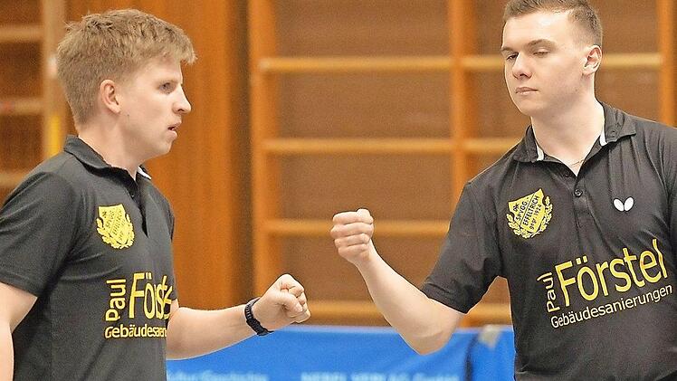 Das starke Doppel der SpVgg um Alexander Rattassep (li.) und Marius Zaus ballt die Fäuste.  Foto: Picturedreams