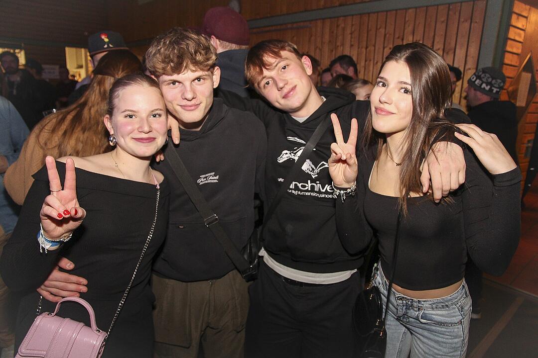 Mit vielen Party-Songs der 80er & 90er und Rock-Pop Klassikern