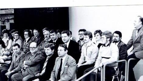 Die Altenkunstadter Sportler und Vereinsvertreter im Studio des Bayerischen Fernsehens in M&uuml;nchen.  Dieter Radziej/Archiv