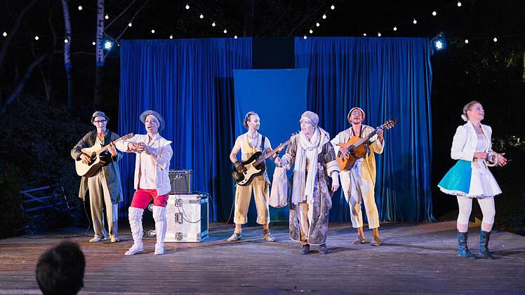 Die "Shakespeare Company Berlin" spielt am 11. Februar im Kurtheater die Neuinszenierung der Komödie "Wie es euch gefällt". Foto: Rene Löffler