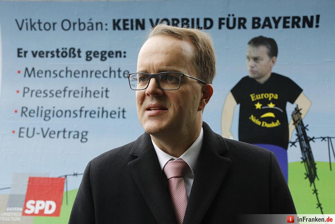 Orban besucht CSU in Kloster Banz: Opposition demonstriert
