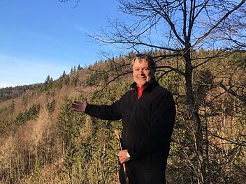 Der amtierende B&uuml;rgermeister Gerhard Wunder liebt die Natur seiner Heimat, wie das Langenautal bei Steinwiesen.  Foto: privat