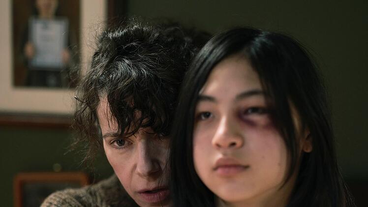 Was hat Laura (Sally Hawkins, links) mit ihrer Pflegetochter Piper (Sora Wong) vor?