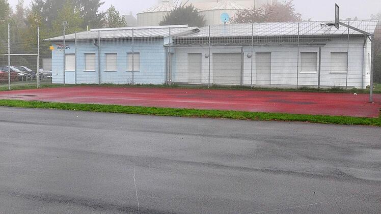 Vor dem Jugendzentrum "Dragon" in Haßfurt soll ein Skaterplatz mit Spine Ramp, Curb, Bank mit Table, Quarter Pipe und Transition Gap mit Ledge entstehen.