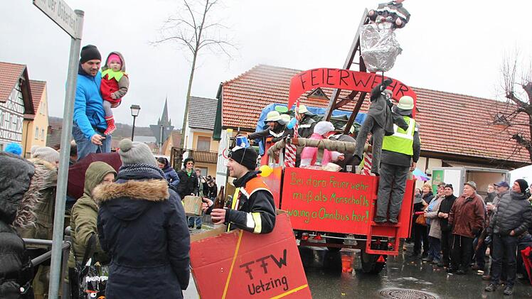Die Feierwehr ist da! Foto: Matthias Einwag