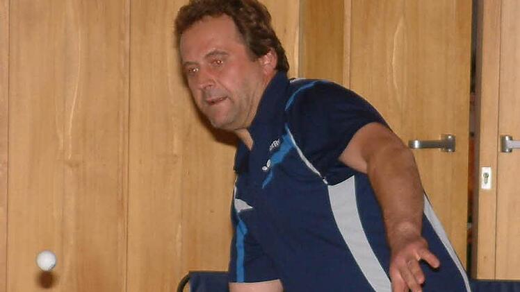 Bernd Bienlein  vom TSV Stockheim II  war bei den Siegen seiner Mannschaft gegen Neufang und in Windheim  nicht zu bezwingen. Er gewann  insgesamt vier Einzel sowie zwei Doppel mit Martin Lutz.  Foto: Hans Franz