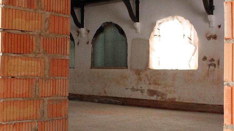 Blick von der Essensausgabe in die ehemalige Turnhalle.  Foto: Ulrike Nauer