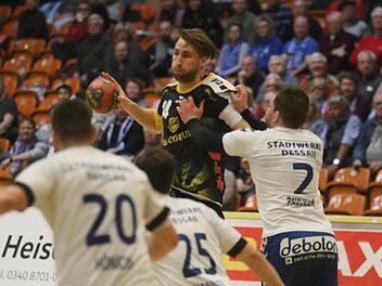 Coburgs Mittelmann Tobias Varvne machte ein starkes Spiel in Dessau und erzielte zwei Tore.
