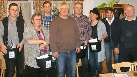 Der Obst- und Gartenbauverein Wiesen ehrte langj&auml;hrige Mitglieder f&uuml;r ihre Vereinstreue. Foto: privat