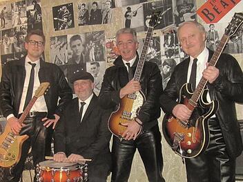 The 4Beats lassen Beat- und Rock 'n' Roll Klassiker der 1950er und 1960er Jahre neu aufleben und sorgen für Stimmung beim Fest der 1000 Lichter in und um die Wandelhalle. Foto: Florian Mädlein