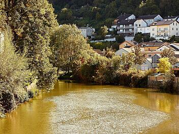 Die Altmühl fließt bei Eichstätt vorbei. Am Sonntag, 30. April, wurde ein 15-Jähriger tot aus dem Fluss geborgen. Die Altmühl bei Eichstätt.