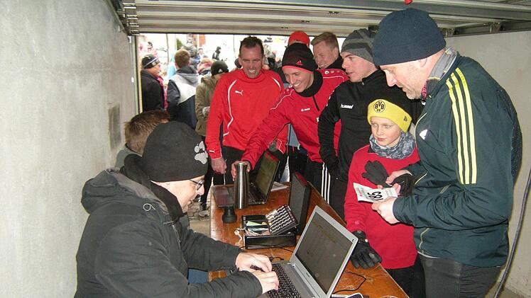 Impressionen vom Fuschter Silvesterlauf 2016. Foto: ssp