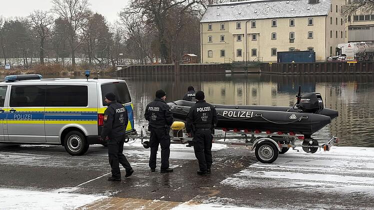 Dittelbrunn: Wo ist Jakub (18)? - Große Suchaktion am Main in Eiseskälte