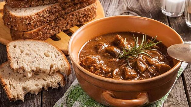 Gulasch-Suppe.jpg