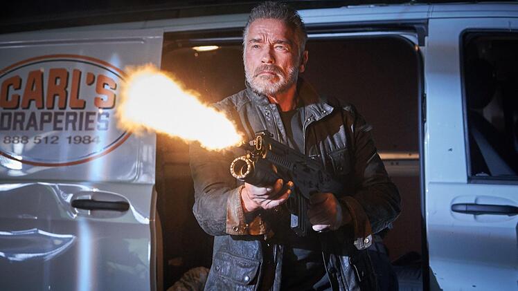Zwei Jahrzehnte hat der Terminator (Arnold Schwarzenegger) darauf gewartet, dass ihn seine Vergangenheit einholt.