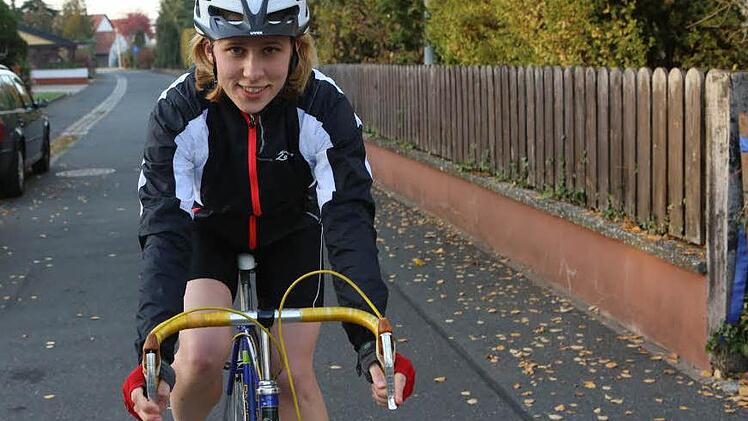 900 Kilometer in neun Tagen will Monika Schmitt auf dem Fahrrad schaffen. Die 29-jährige Hirschaiderin umrundet die Insel Taiwan. Foto: Barbara Herbst