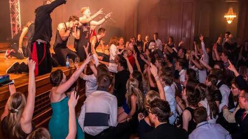 2015 spielte Barbed Wire beim Abi-Ball in Bad Kissingen. Foto: Barbed Wire