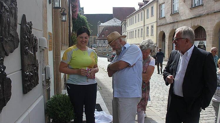 Impressionrn von der Enthüllung. Foto: Veronika Schadeck