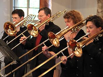 Die  Musiker von Gloria Brass verzauberten die St. Michaelskirche in Buchau mit ihren wunderbaren Klängen.Katharina Müller-Sanke