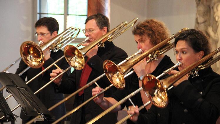 Die  Musiker von Gloria Brass verzauberten die St. Michaelskirche in Buchau mit ihren wunderbaren Klängen.Katharina Müller-Sanke