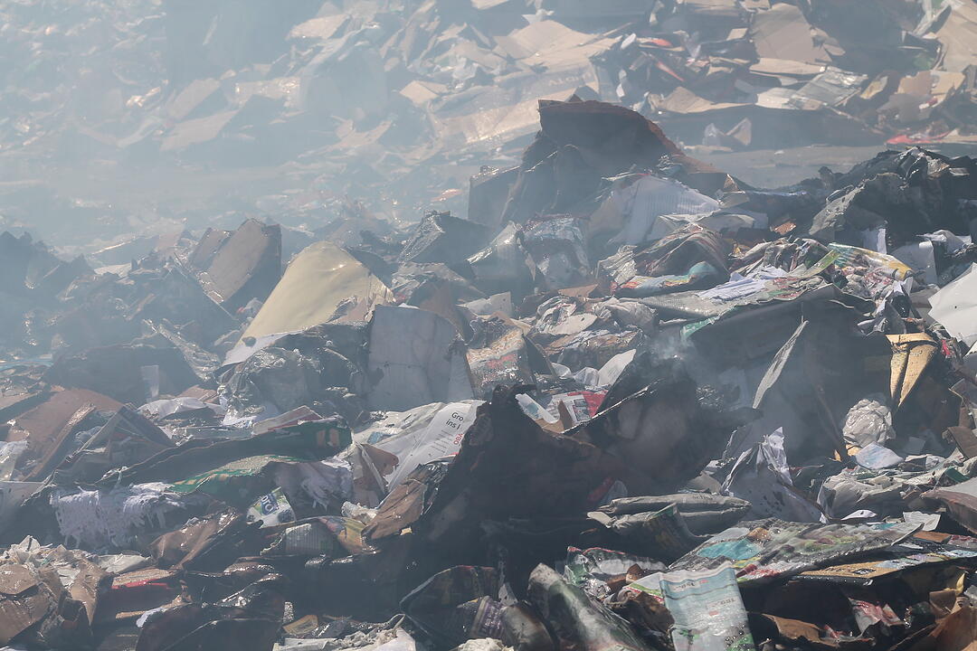 Brand in Würzburger Recycling-Hof: 40 Tonnen Müll in Flammen