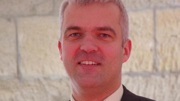 Timo Ehrhardt ist der jüngste hauptamtliche Politiker im Landkreis Kronach. Bereits seit 2008 hält der heute 38-Jährige als Bürgermeister in Ludwigsstadt die Fäden in der Hand. Foto: Marco Meißner