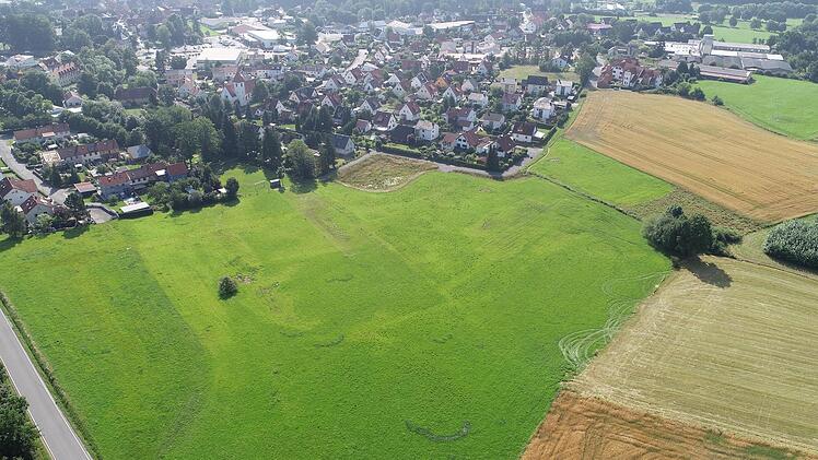 Auf der grünen Wiese vor dem bestehenden Thurnauer Wohngebiet sollen 52 Grundstücke ausgewiesen werden.Markt Thurnau