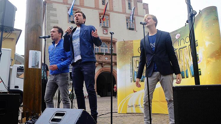 Schlagergruppe "Cappuccinos" in Hammelburg. Foto: Gerd Schaar