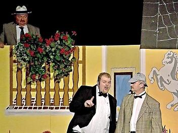 Szenenbild von der Premiere in Tettau  Foto: Ratomir Radomirovic