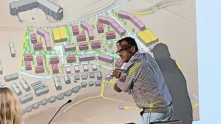 Frank Gäbelein zeigte anhand der Visualisierung was ihn stört.  Fotos: Michael Busch