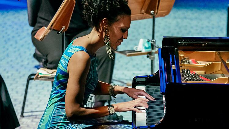 F&uuml;r einen Soloabend kehrt die Jazz-Pianistin Marialy Pacheco zur&uuml;ck ins Landestheaters Coburg.