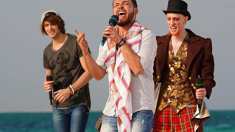 Alexander Jahnke, Alexandros Liopiaris und Oliver Schmidt (v.l.) performen am ersten Set des Recalls. Foto: RTL/Stefan Gregorowius