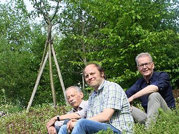 Die Drei vom Bund Naturschutz positionieren sich: Oswald Türbl, Ingo Queck und Franz Zang  Foto: S. Will