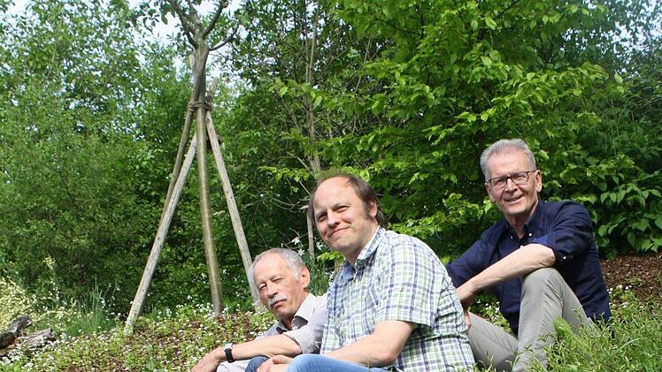 Die Drei vom Bund Naturschutz positionieren sich: Oswald Türbl, Ingo Queck und Franz Zang  Foto: S. Will