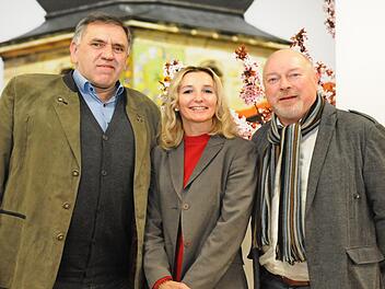 Bei der Verabschiedung:  Bürgermeister Oswald Siebenhaar (l.), Geschäftsleiterin  Doris Heid und  Bernd Meierhöfer Foto: Karl Heinz Wirth