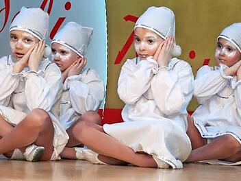 Die Wangen der Kids glühen, die Augen der Eltern und Großeltern leuchten. Alles ist gekonnt choreographiert, als die Jüngsten Akteure bei der "Fidelia" in Reiterswiesen auf der Bühne ihre Show abliefern. Fotos: Werner Vogel