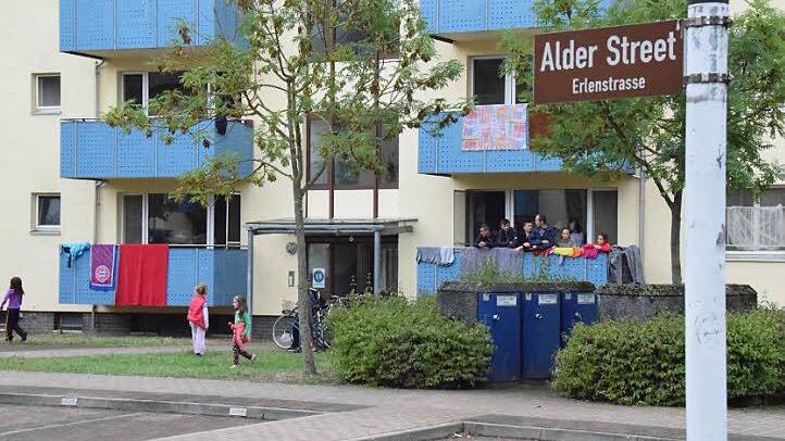 Bis zu zehn Millionen Euro werden investiert: Der Freistaat baut die US-Kaserne zur Großunterkunft aus.  Foto: Rinklef