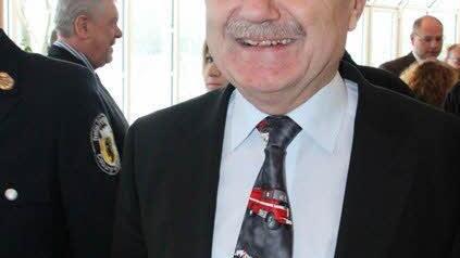 Ordnungsamtsleiter Gerhard Berwind trug als Zeichen seiner Verbundenheit mit der Blaulichtfraktion eine Feuerwehrkrawatte. Foto: Simone Bastian