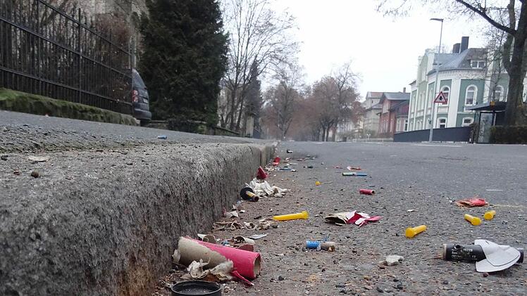 Reste vom Coburger SilvesterfeuerwerkFoto: Jochen Berger