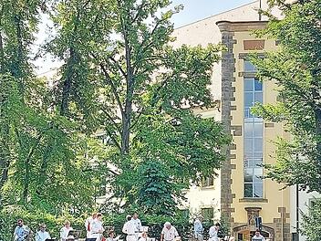 Vor schöner Kulisse gab’s ein Standkonzert.