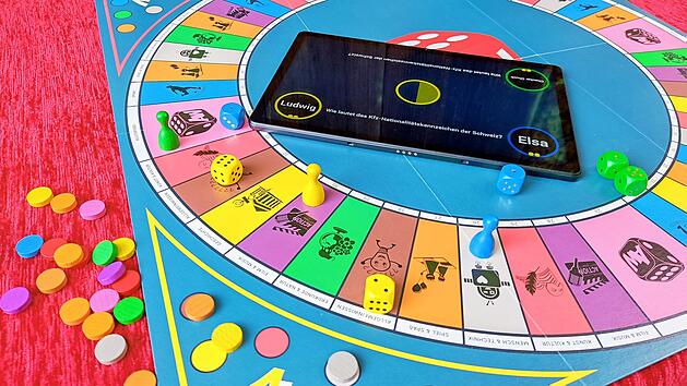 Alleswisser - Das Brettspiel im Test: Quizspiel mit App statt Fragekarten
