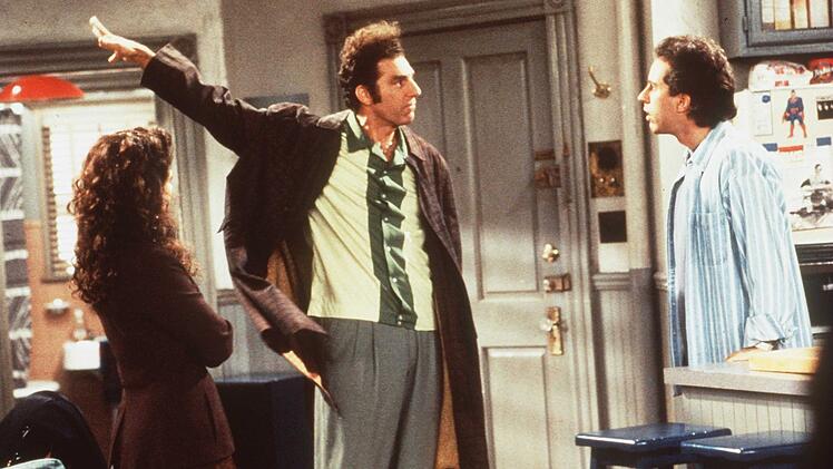 Wenn Jerrys Nachbar Kramer (Michael Richards, Mitte) durch die T&uuml;r st&uuml;rmt, hat er in der Regel eine unglaubliche Geschichte auf Lager.