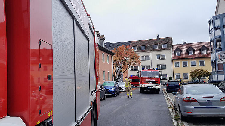 Feuerwehr Bamberg befreit Kind aus misslicher Lage - Versuche der Mutter scheiterten