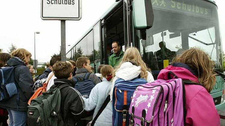 Tatort Schulbus Foto: Roland Weihrauch/dpa