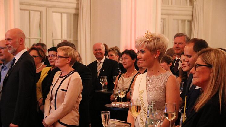 Unter den Besuchern: Bad Kissingens amtiererende Rosenkönigin. Foto: Ralf Ruppert