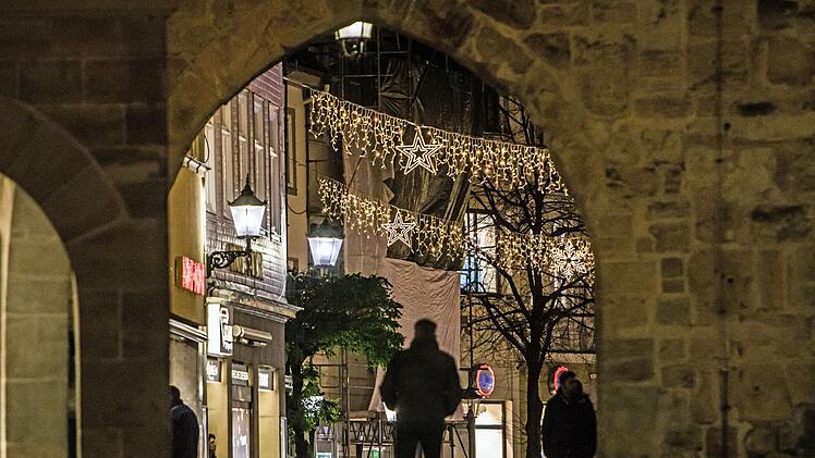 Coburger Adventsbeleuchtung: Blick durch das SPitaltor Richtung SpitalgasseFoto: Jochen Berger