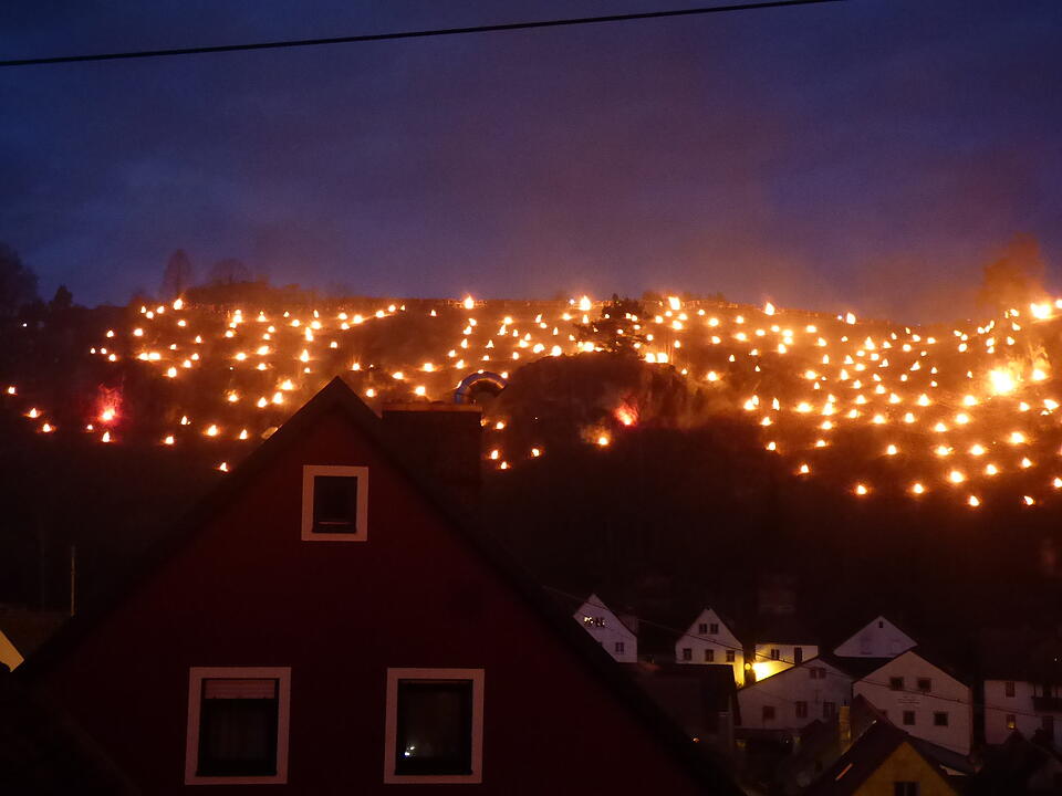 Besucherrekord bei Lichterprozession Pottenstein