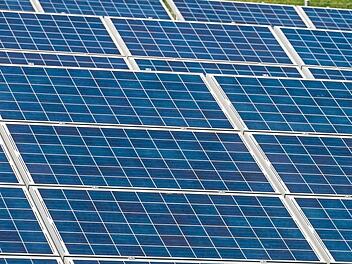 Bei Pfarrweisach will "Südwerk" eine große Photovoltaikanlage errichten. Foto: Ralf Lienert/Symbolbild