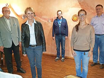 Unser Bild zeigt (von links) den neuen Vorsitzenden Werner Moritz mit seiner Vorgängerin Karin Penning, Kassier Wolfgang Klatt, stellvertretende Vorsitzende Tina Kornatz und Schriftführer Ernst Schäfer
